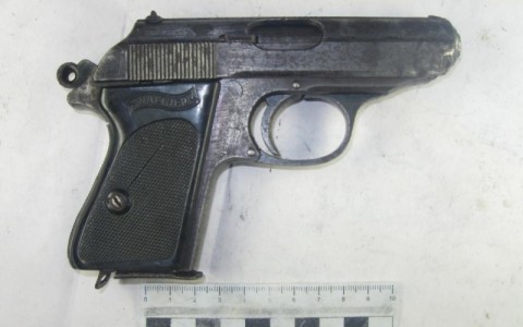 В Инсаре к полицейским пришла вооруженная пенсионерка