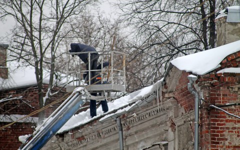 Саранских коммунальщиков могут штрафовать за висящие сосульки