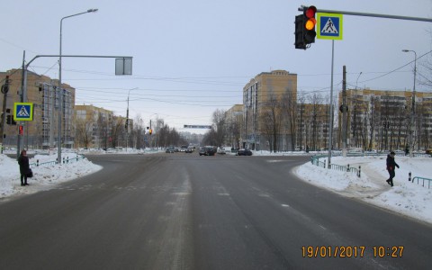 В Саранске на перекрестке столкнулись «Пежо» и «Хонда»