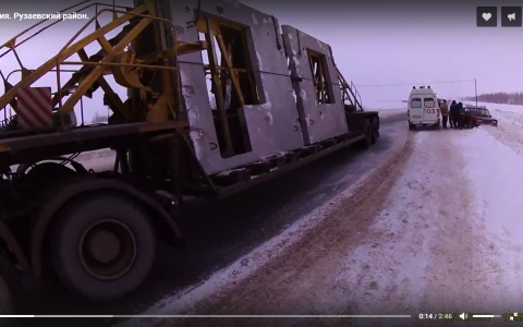 В Мордовии МАЗ снес легковушку