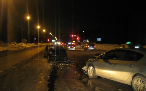 На трассе в Мордовии столкнулись два автомобиля, есть погибший