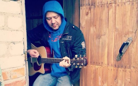 Музыкант — самоучка из Саранска: «Мечтаю, чтобы мою песню исполнили на шоу «Голос»»