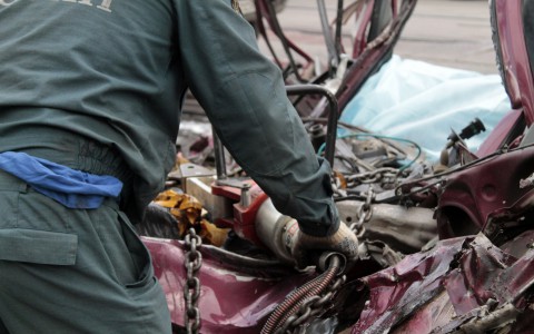 В Мордовии КамАЗ снес легковушку