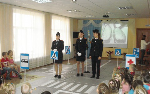 Инспекторы ГИБДД побывали в гостях у воспитанников Инсарского детского сада