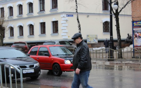 В Саранске мужчина угодил под колеса легковушки