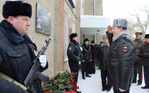 В Саранске открыли мемориальную доску Юрию Святкину