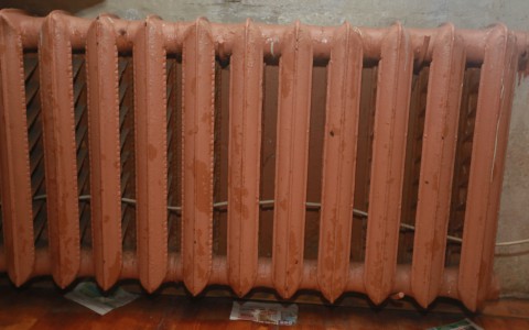 Жительница Саранска подала в суд на ЖЭК за слишком шумные батареи