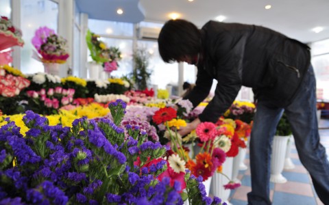 Мужчины из Саранска собираются потратить на букеты к 8 марта 10000 рублей