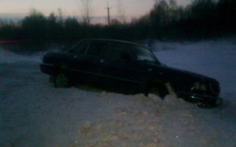 В Мордовии оторвавшееся колесо от "УАЗа" протаранило "Волгу"