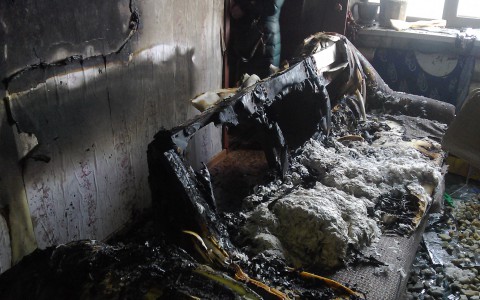 В Мордовии двухлетний ребенок спас от пожара себя, сестру и дом