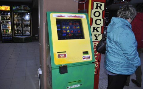 Жители Саранска организовали игровой клуб в гараже