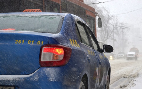 В Саранске таксист с судимостью украл портмоне у гостя города