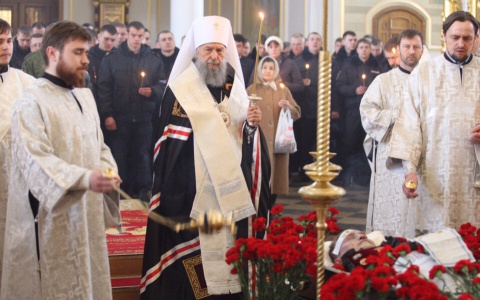 В Саранске простились с погибшим в Чечне старшим сержантом Анатолием Ермолаевым (фото)