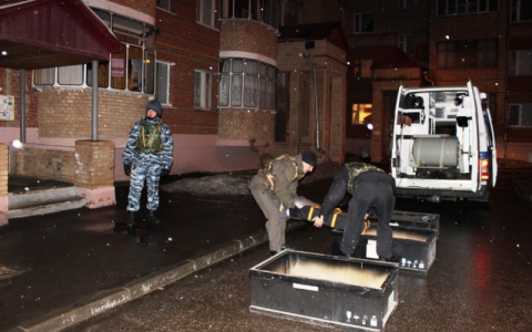 Появились фото обезвреживания боевой гранаты в центре Саранска