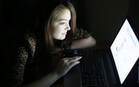 В Саранске женщина "подарила" мошенникам шопинг в интернете