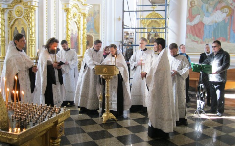 В храмах Мордовии совершены панихиды по жертвам теракта, произошедшего в Санкт-Петербурге