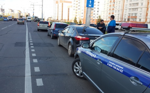 В Саранске автоледи сбила во дворе школьницу