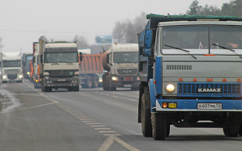 В Мордовии «КАМАЗ» не уступил дорогу легковушке: один человек пострадал