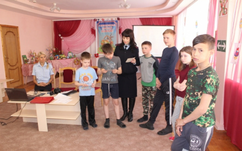 Полицейские Мордовии с воспитанниками приюта «Надежда» провели мероприятия «Я осведомлен - Я предупрежден!»