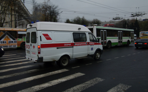 В Симферополе водитель скорой помощи сбил мужчину с коляской на переходе