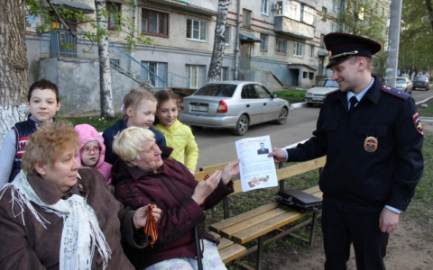 Участковые Мордовии поздравляют с праздником Великой Победы
