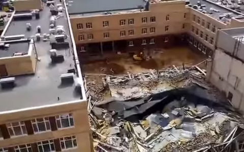 В результате обрушения корпуса школы под Санкт-Петербургом погиб мужчина