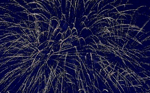 Топ-7 фото праздничного салюта от горожан Саранска