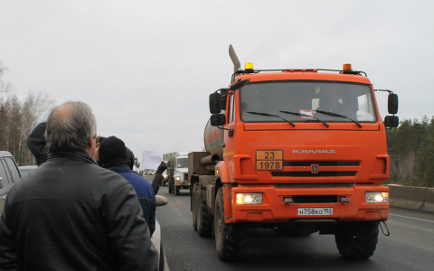 В Мордовии «ВАЗ» не уступил дорогу грузовику: пострадала женщина