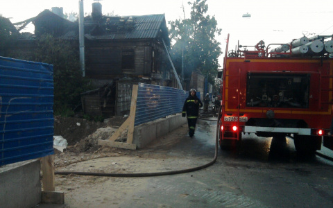 В Мордовии из-за короткого замыкания загорелся дом: один человек погиб