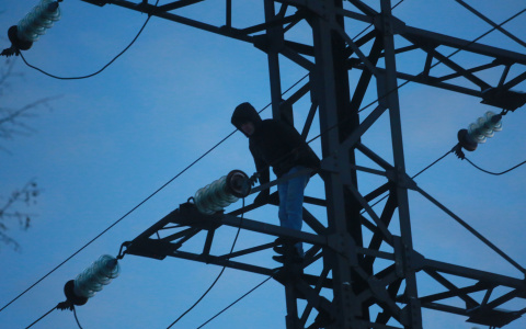 В Мордовии спасли парня, который хотел сделать роковой шаг с вышки сотовой связи