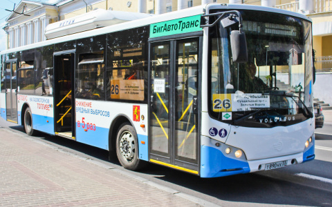 В Саранске пострадала пенсионерка, упав в автобусе при резком торможении