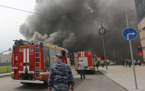 При пожаре около Киевского вокзала погибли двое