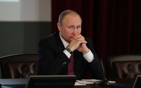 Владимир Путин начал отвечать на вопросы россиян в прямом эфире: онлайн-трансляция