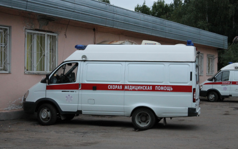 В Саранске таинственный автомобиль сбил парня, который перебегал дорогу в неположенном месте