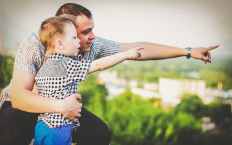 Две трети россиян высказались за празднование Дня отца