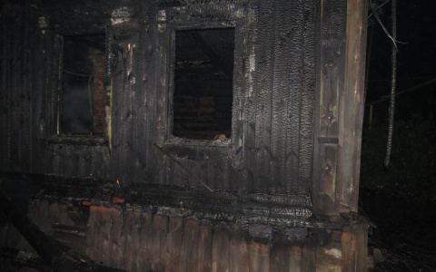В Мордовии в сгоревшем доме обнаружено тело женщины