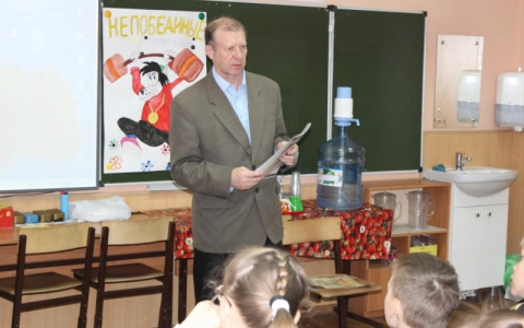 В Саранске подполковник в отставке рассказал детям о подвигах