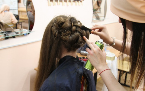 В Мордовии заключенные женщины показали свое мастерство в парикмахерском искусстве