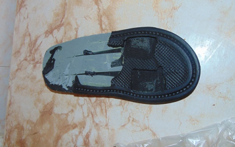 Жительница Мордовии передала в колонию обувь с наркотической начинкой