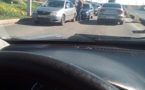 В пригороде Саранска образовалась пробка из-за двух автомобилистов