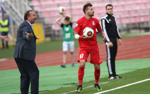 Футболисты «Мордовии» обыграли «Зенит» на неудобном поле