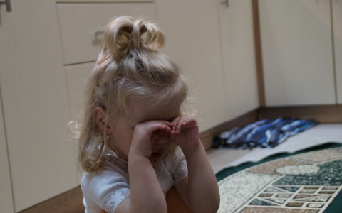 В Ульяновске ребенок трое суток провел в квартире с мертвой бабушкой