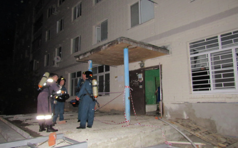 В Саранске из горящего дома эвакуировали почти 50 человек (ФОТО)