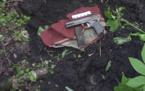 В Мордовии бывший член ОПГ «сдал» пистолет