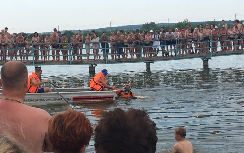 Водолазы извлекли тело утопленника из водоема в пригороде Саранска
