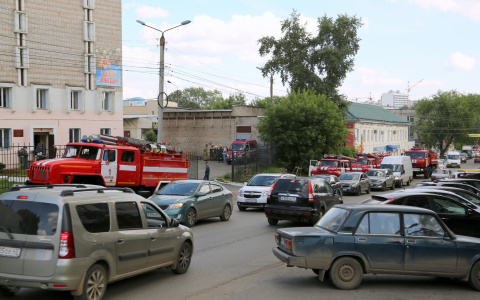 В Мордовии от огня спасли строящийся магазин