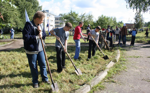 В Саранске юным дворникам не хотели отдавать зарплату