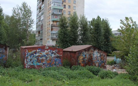 В Саранске продолжают демонтировать железные гаражи
