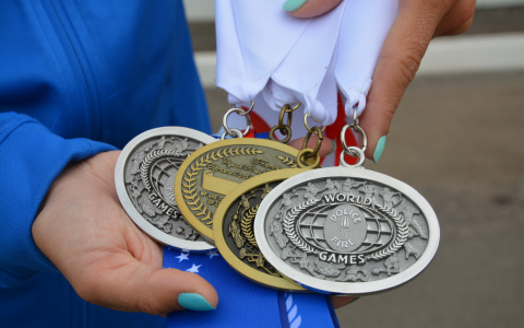 Сотрудница МЧС Мордовии привезла из США четыре медали со Всемирных игр полицейских и пожарных