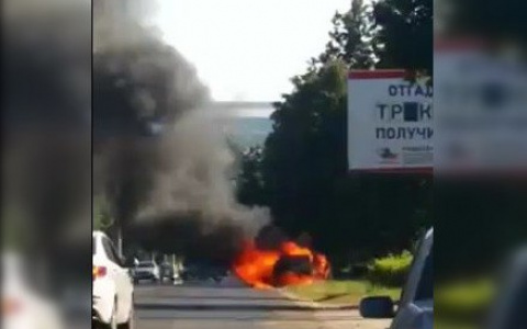 В Мордовии на ходу вспыхнула иномарка